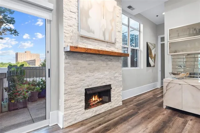 $590,000 | 2881 Peachtree Street Northeast, Unit 605, Atlanta, GA 30305