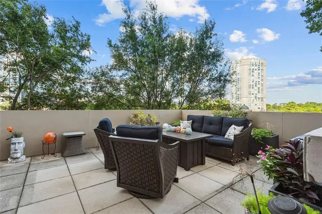 $590,000 | 2881 Peachtree Street Northeast, Unit 605, Atlanta, GA 30305