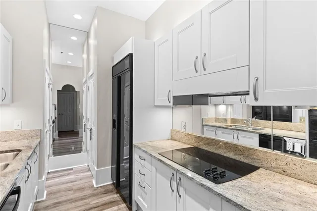 $590,000 | 2881 Peachtree Street Northeast, Unit 605, Atlanta, GA 30305