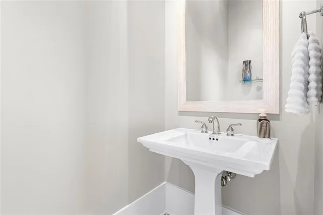 $590,000 | 2881 Peachtree Street Northeast, Unit 605, Atlanta, GA 30305