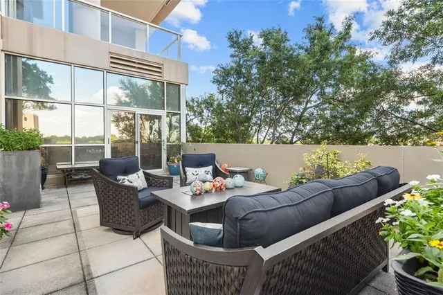 $590,000 | 2881 Peachtree Street Northeast, Unit 605, Atlanta, GA 30305