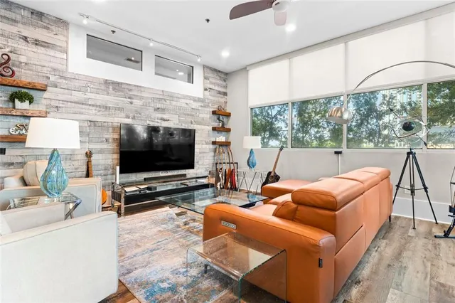 $590,000 | 2881 Peachtree Street Northeast, Unit 605, Atlanta, GA 30305