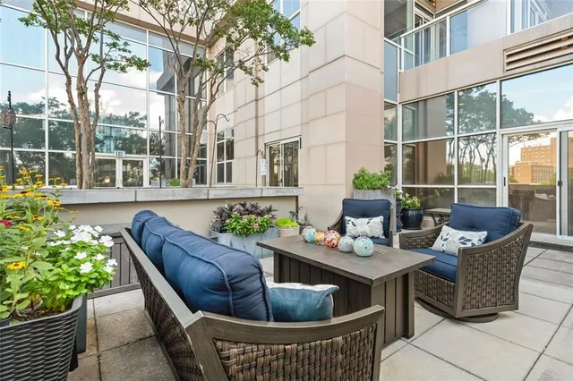 $590,000 | 2881 Peachtree Street Northeast, Unit 605, Atlanta, GA 30305
