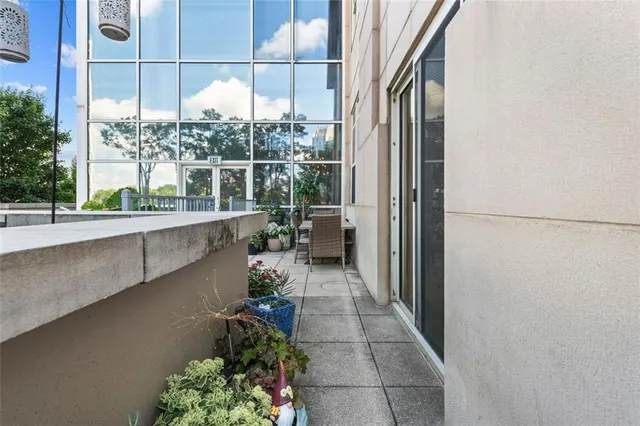 $590,000 | 2881 Peachtree Street Northeast, Unit 605, Atlanta, GA 30305