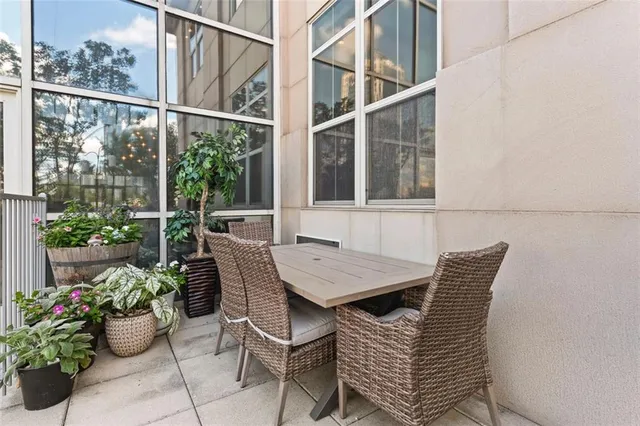 $590,000 | 2881 Peachtree Street Northeast, Unit 605, Atlanta, GA 30305