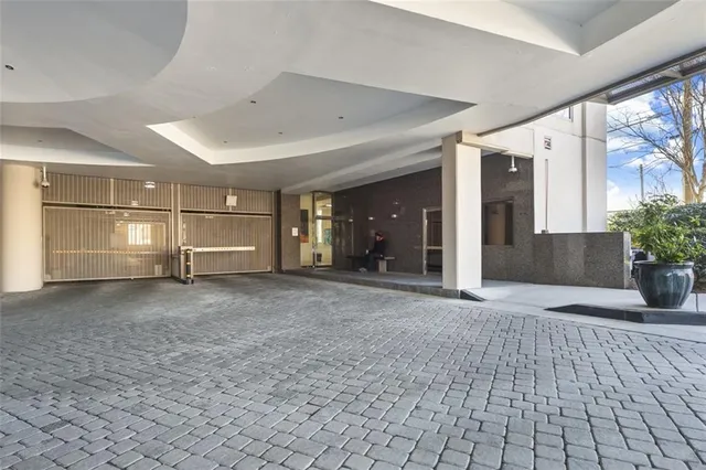 $590,000 | 2881 Peachtree Street Northeast, Unit 605, Atlanta, GA 30305