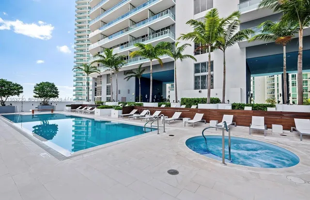 $4,300 | 1300 Brickell Bay Drive, Unit 2504, Miami, FL 33131