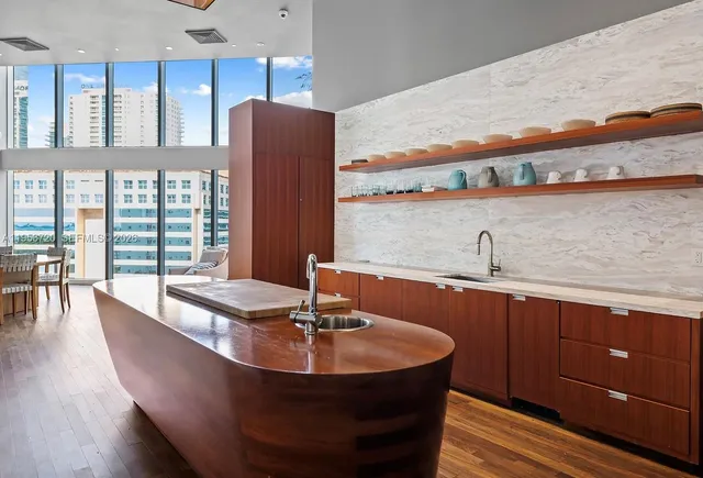 $4,300 | 1300 Brickell Bay Drive, Unit 2504, Miami, FL 33131