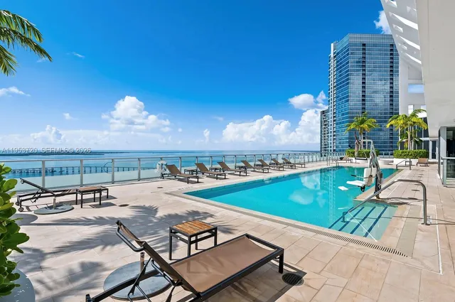 $4,300 | 1300 Brickell Bay Drive, Unit 2504, Miami, FL 33131