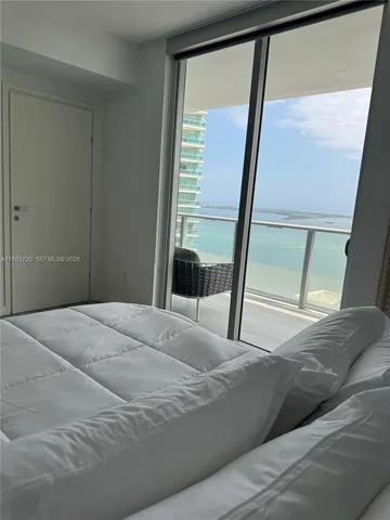 $4,300 | 1300 Brickell Bay Drive, Unit 2504, Miami, FL 33131