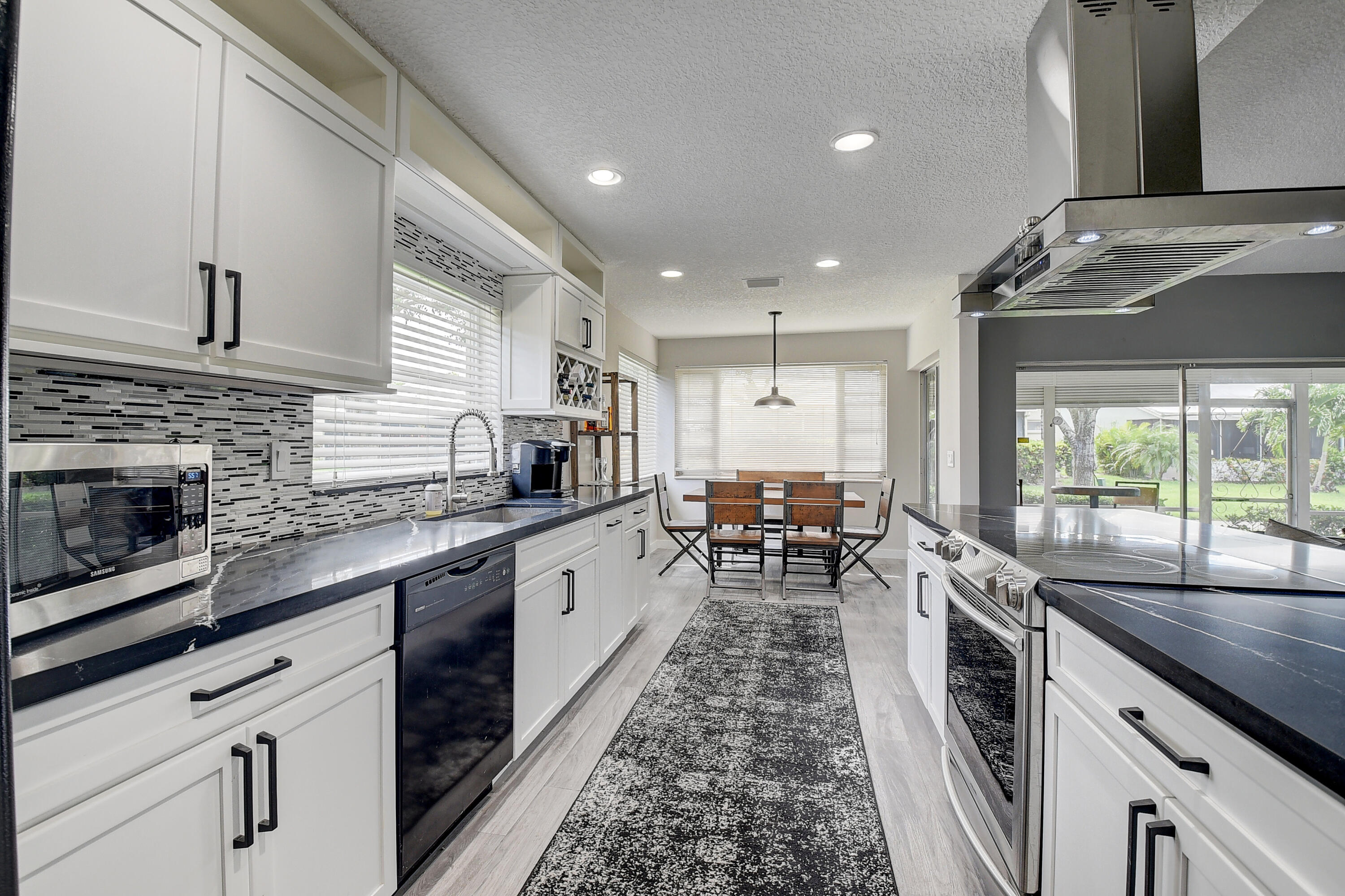 22352 Treetop Circle Boca Raton, FL 33433 - Photo 21 of 48 1 (16)