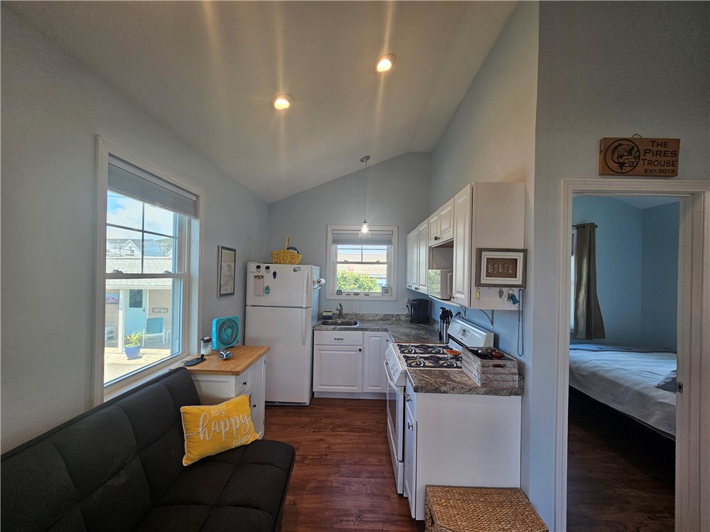 854 Matunuck Beach Road South Kingstown, RI 02879 - Photo 12 of 21