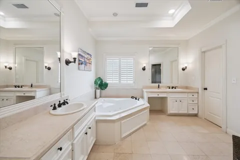 $2,000,000 | 3818 Case Street, West University Place, TX 77005