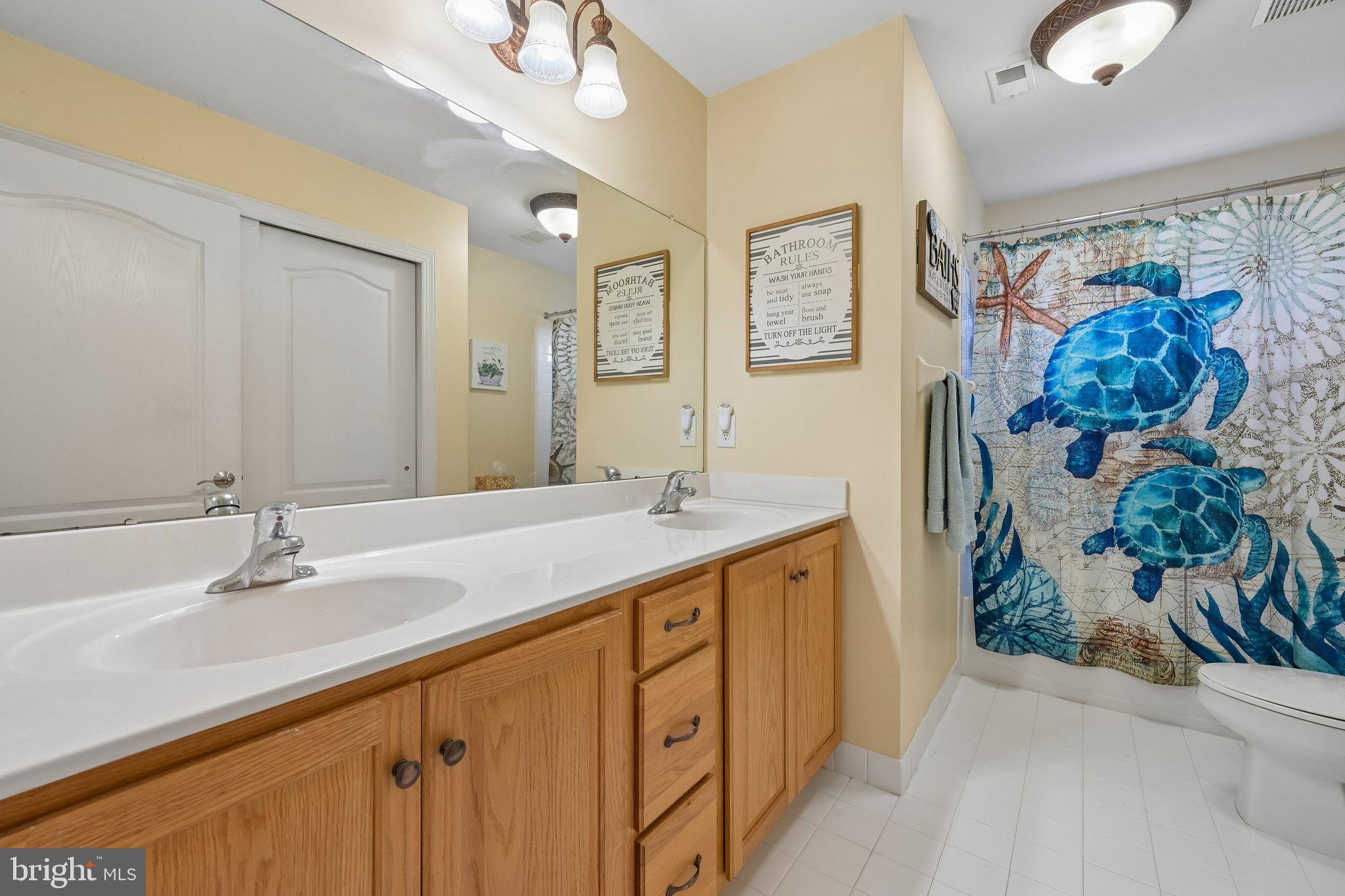 5 Banbury Road Lumberton, NJ 08048 - Photo 27 of 50 Large Hall Bathroom!!