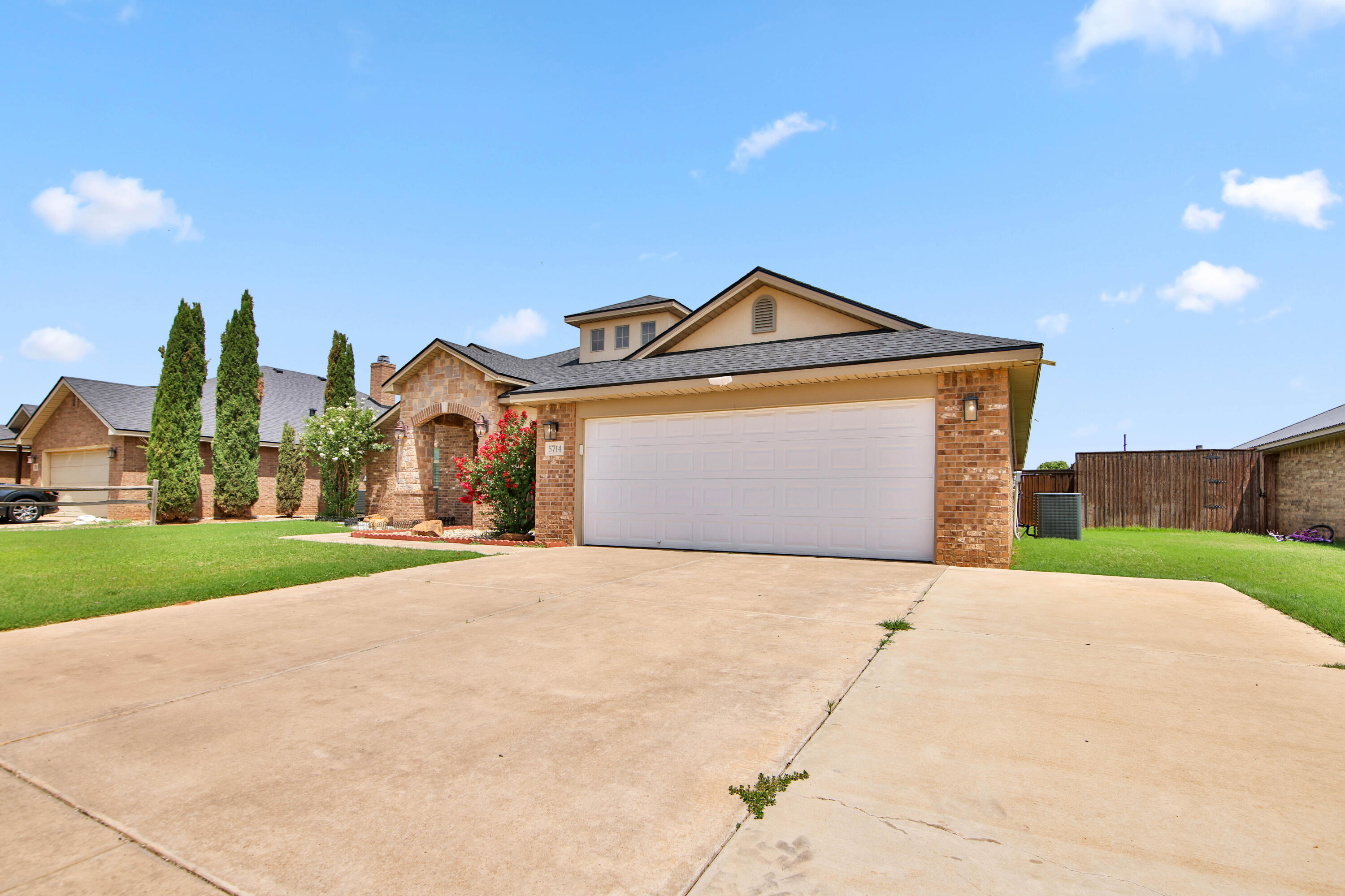 5714 109th Street Lubbock, TX 79424 - Photo 3 of 46 IMG_9245