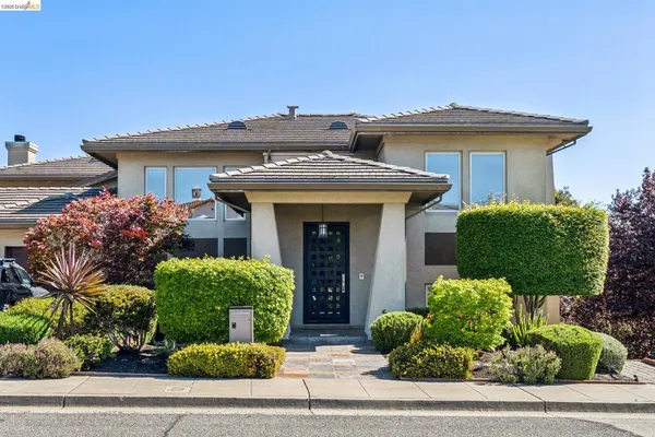 $1,949,000 | 13454 Campus Drive, Oakland, CA 94619