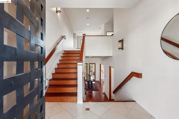 $1,949,000 | 13454 Campus Drive, Oakland, CA 94619