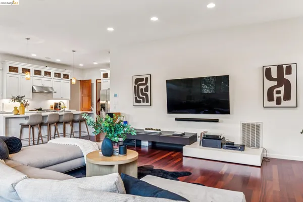 $1,949,000 | 13454 Campus Drive, Oakland, CA 94619