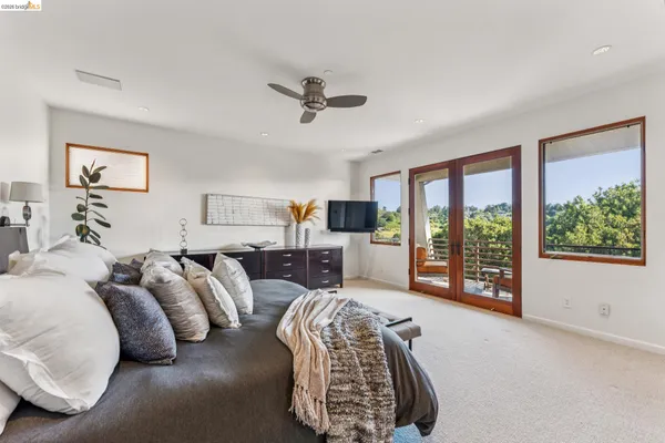 $1,949,000 | 13454 Campus Drive, Oakland, CA 94619