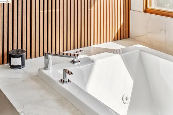 $1,949,000 | 13454 Campus Drive, Oakland, CA 94619