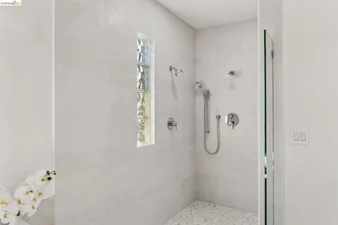 $1,949,000 | 13454 Campus Drive, Oakland, CA 94619