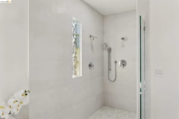 $1,949,000 | 13454 Campus Drive, Oakland, CA 94619