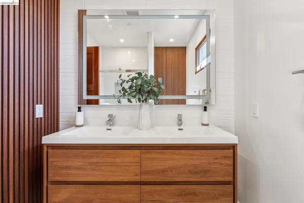 $1,949,000 | 13454 Campus Drive, Oakland, CA 94619