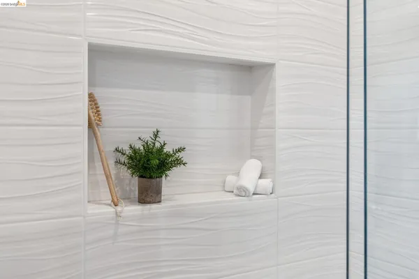 $1,949,000 | 13454 Campus Drive, Oakland, CA 94619