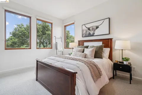 $1,949,000 | 13454 Campus Drive, Oakland, CA 94619