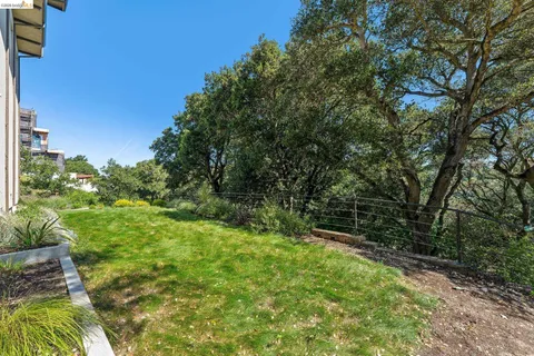 $1,949,000 | 13454 Campus Drive, Oakland, CA 94619