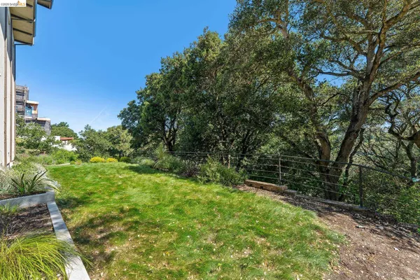 $1,949,000 | 13454 Campus Drive, Oakland, CA 94619