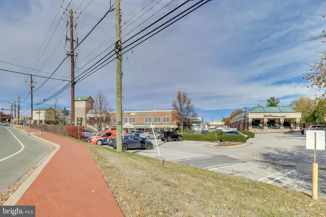 $2,800 | 16 Orchard Drive, Gaithersburg, MD 20878