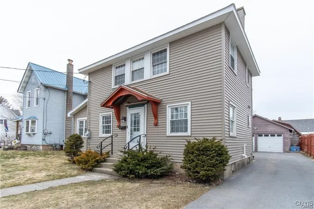 $1,800 | 215 Francis Street, Watertown, NY 13601