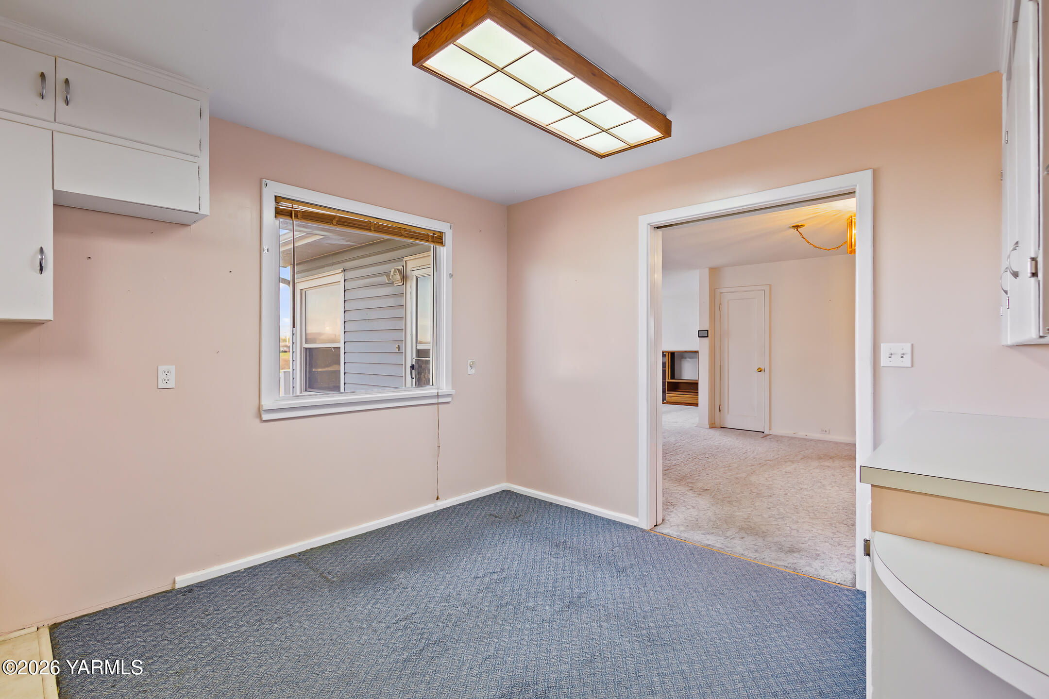 505 Schooley Road Zillah, WA 98953 - Photo 11 of 39 a view of empty room with window