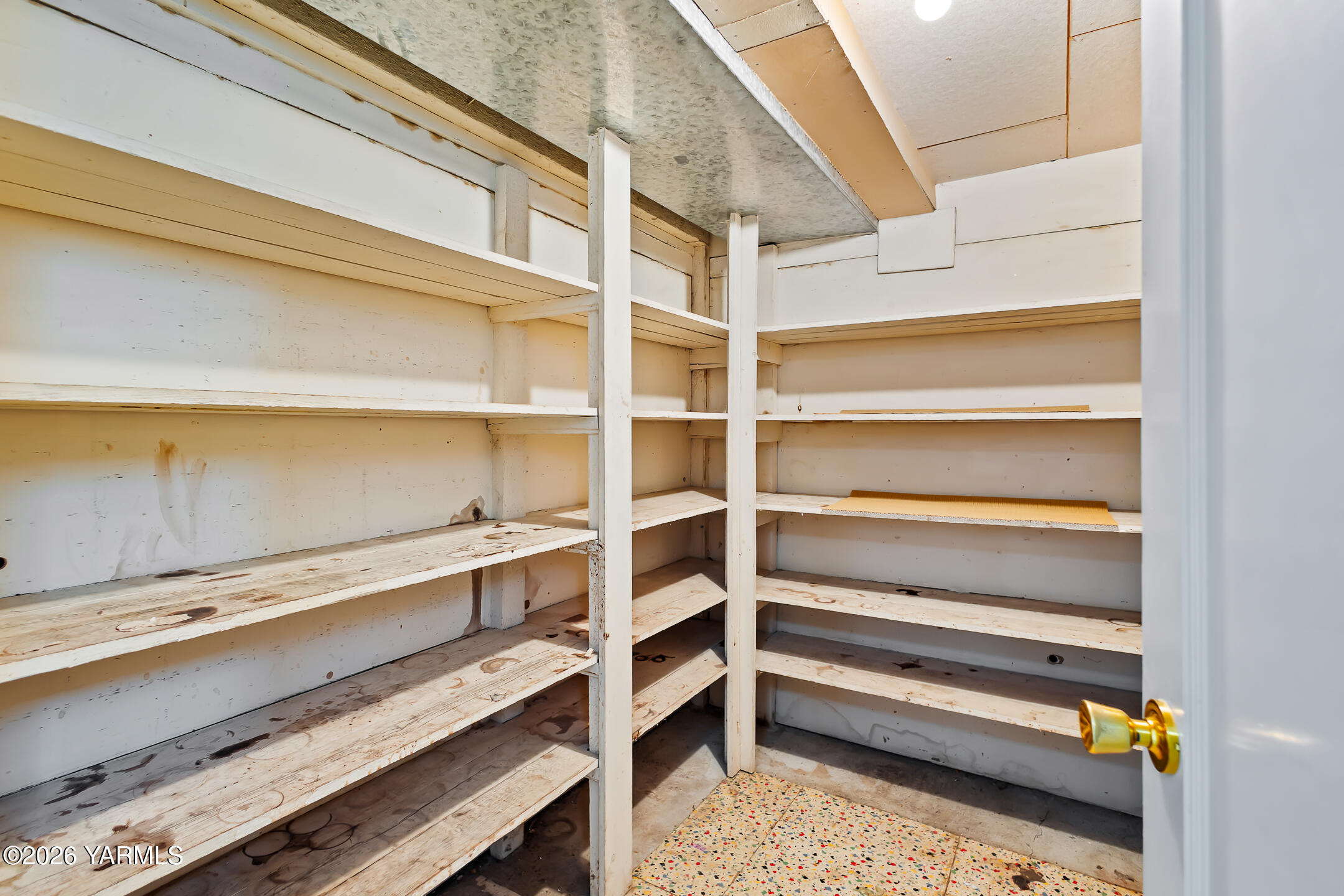 505 Schooley Road Zillah, WA 98953 - Photo 20 of 39 a view of walk in closet with empty racks
