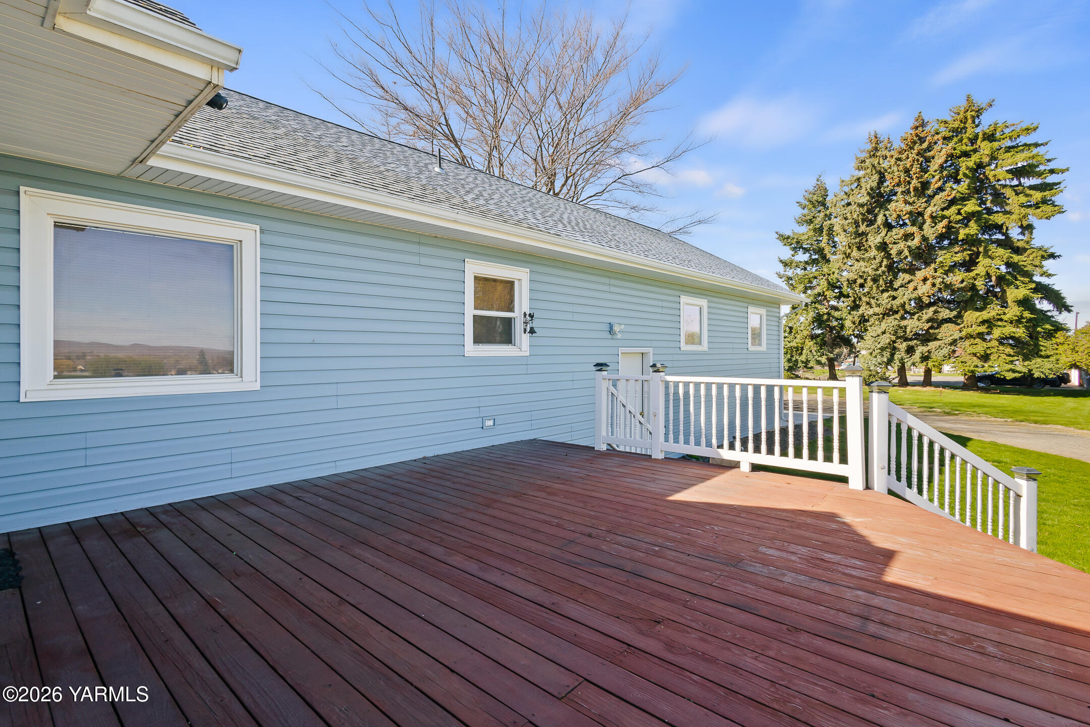 505 Schooley Road Zillah, WA 98953 - Photo 23 of 39 a view of a house with wooden deck