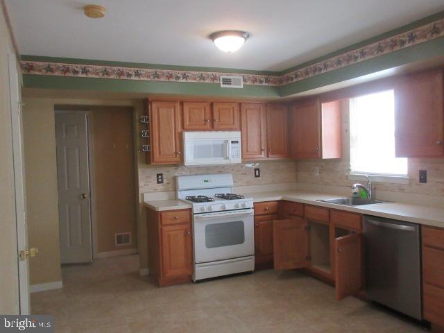 2806 Mannerchor Road Temple, PA 19560 - Photo 9 of 11