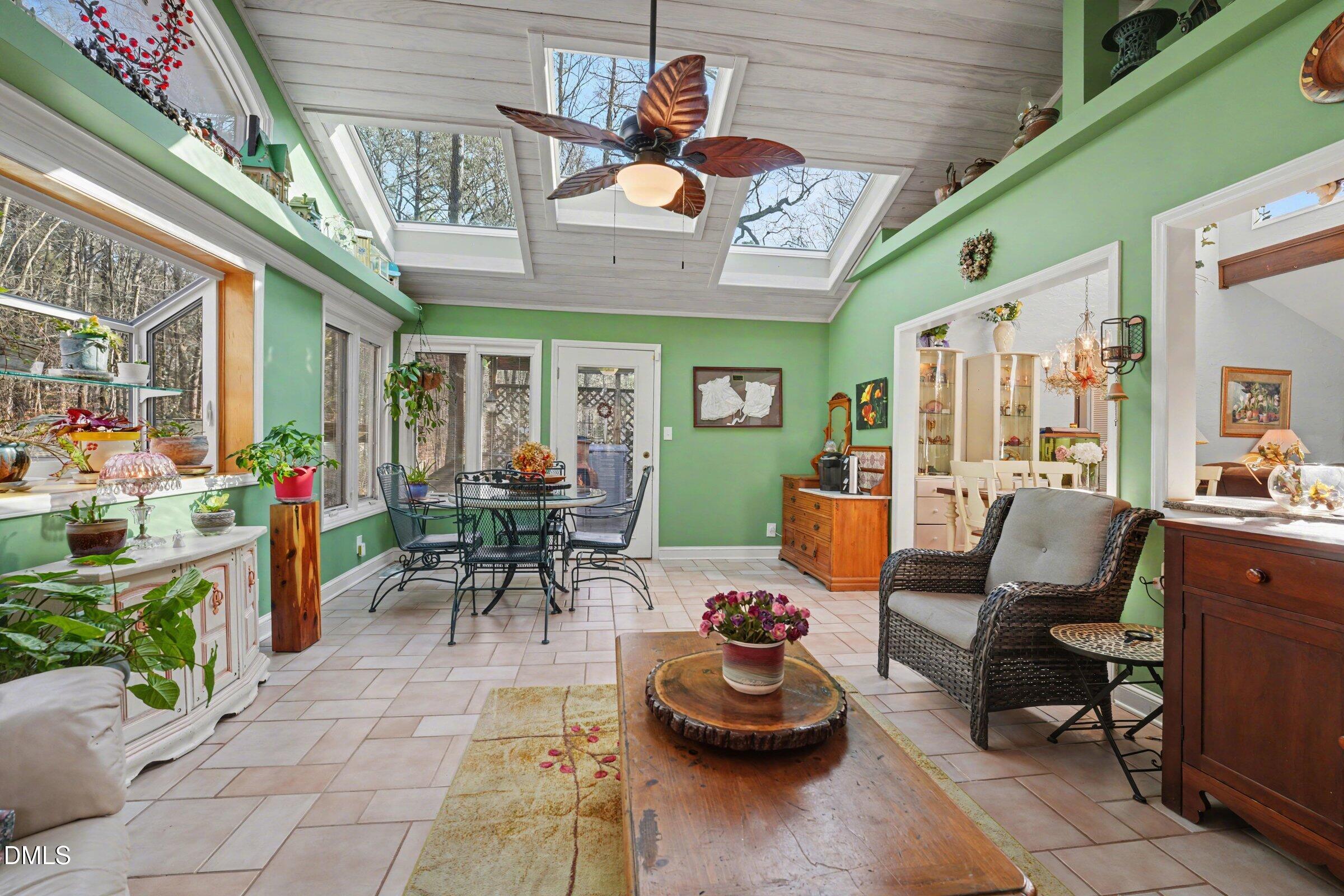 4308 Yates Mill Pond Road Raleigh, NC 27606 - Photo 10 of 31 010_file_7004