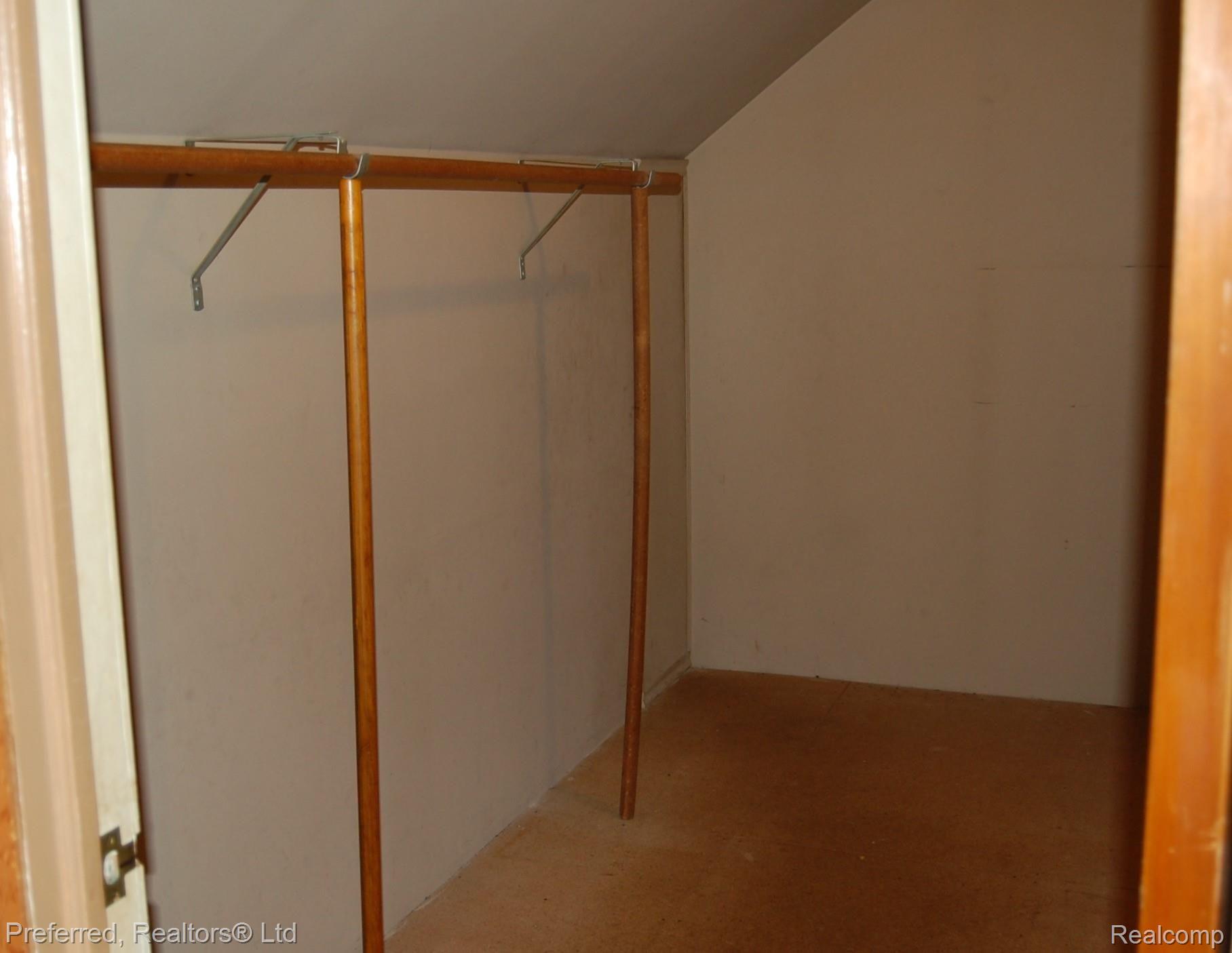 738 West Eleven Mile Road Berkley, MI 48072 - Photo 13 of 18 Walk-in Closet