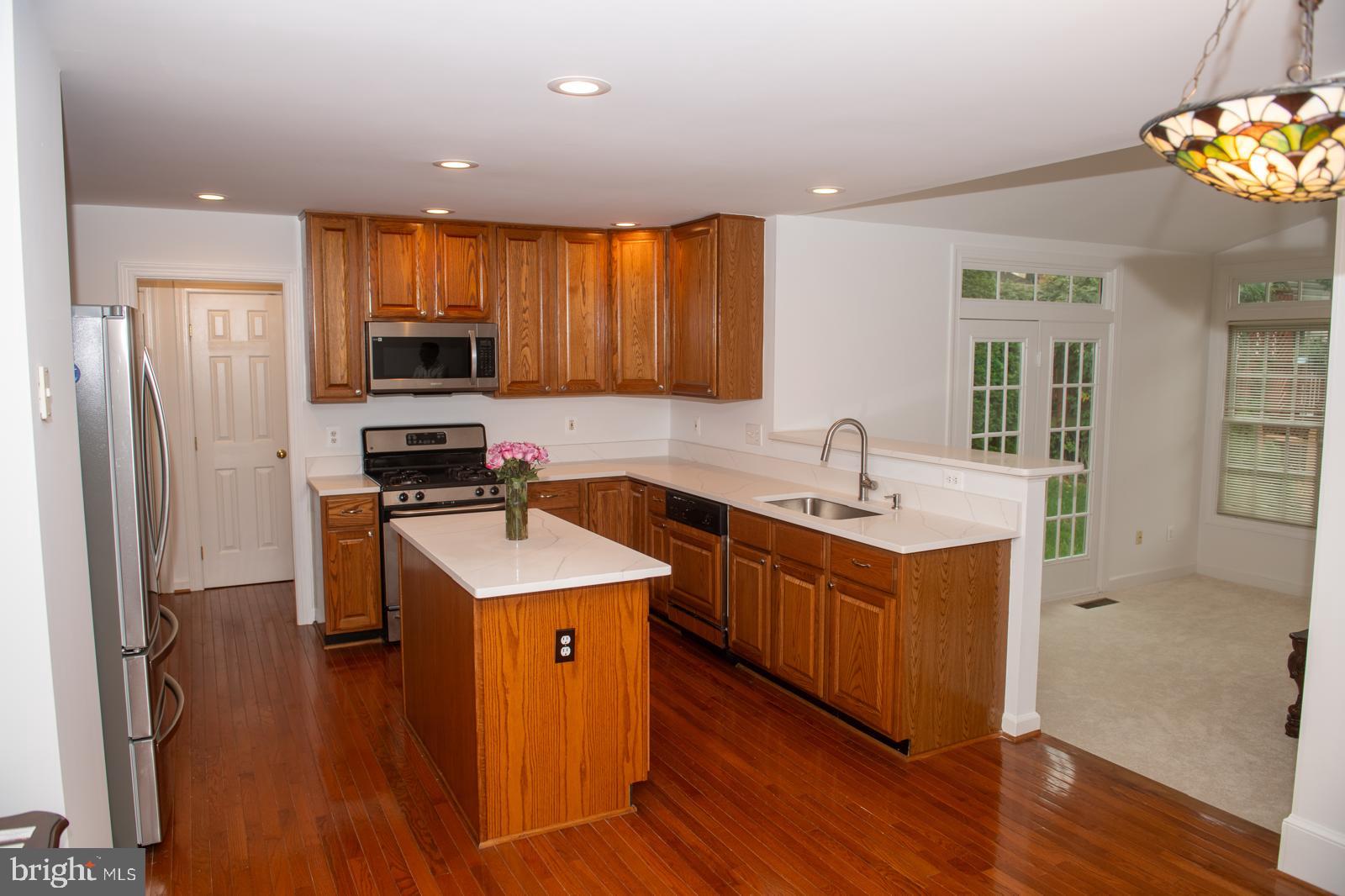 20765 Bank Way Sterling, VA 20165 - Photo 14 of 61 Kitchen