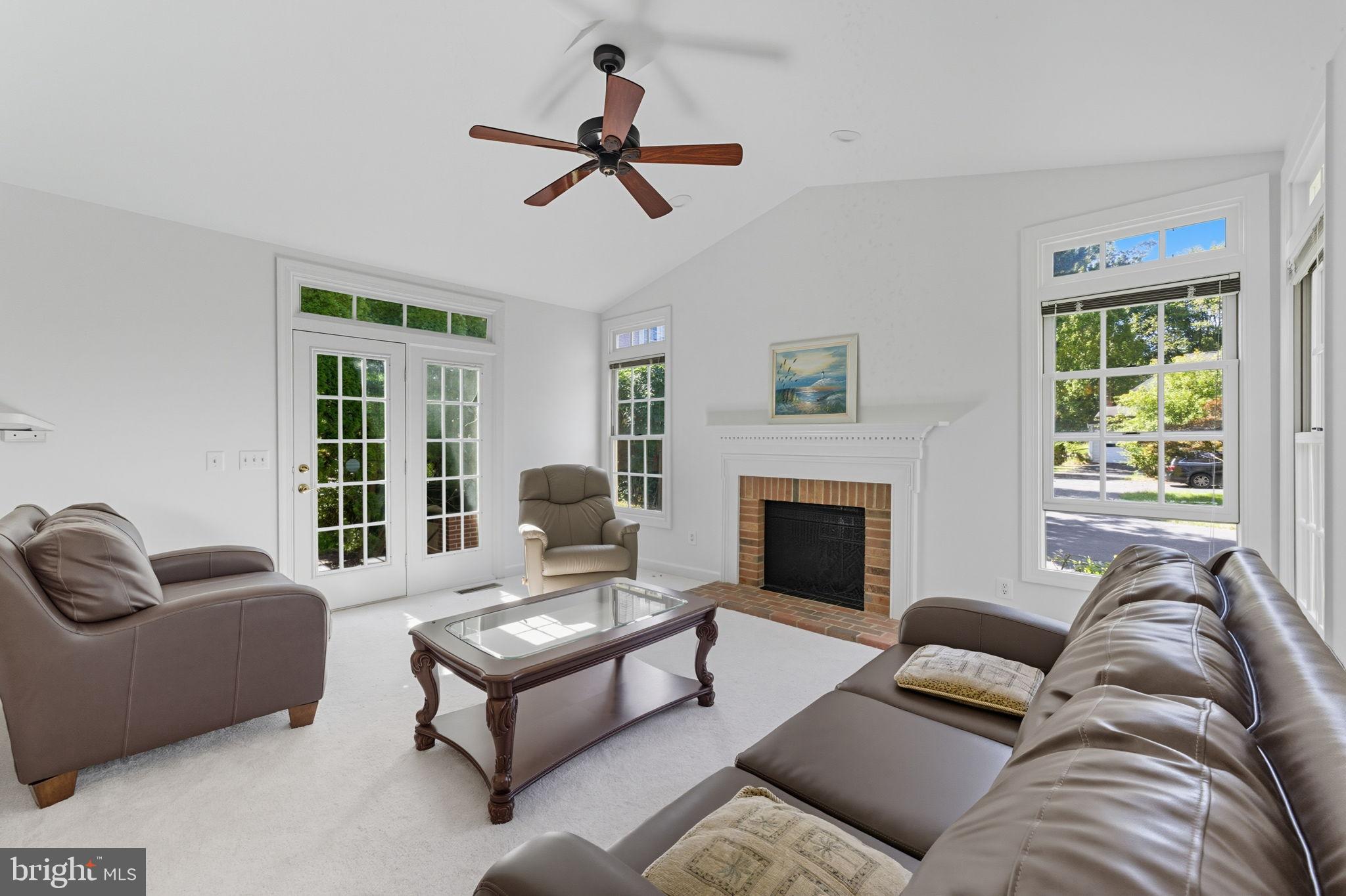 20765 Bank Way Sterling, VA 20165 - Photo 17 of 61 family room