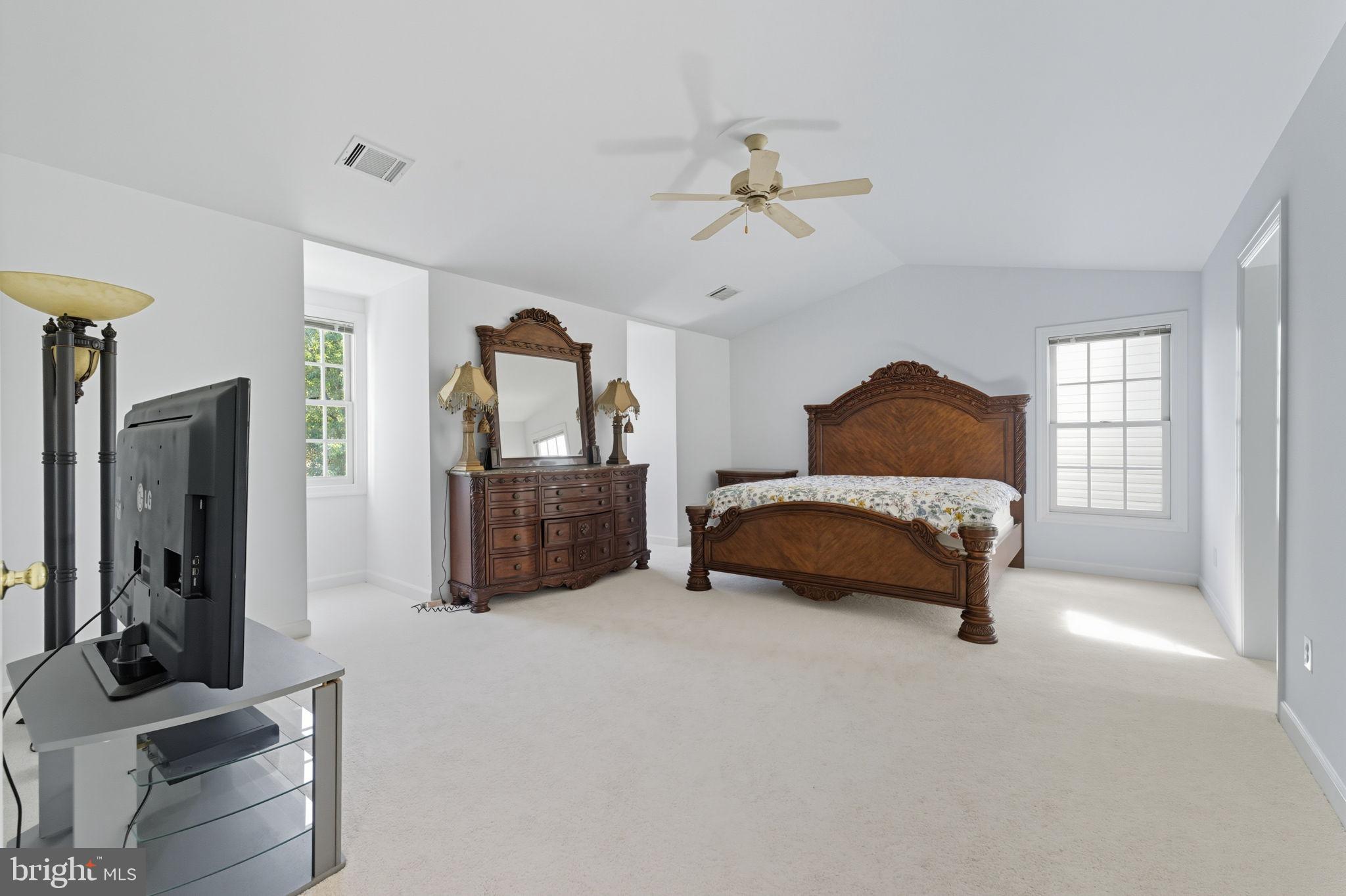 20765 Bank Way Sterling, VA 20165 - Photo 26 of 61 master bedroom