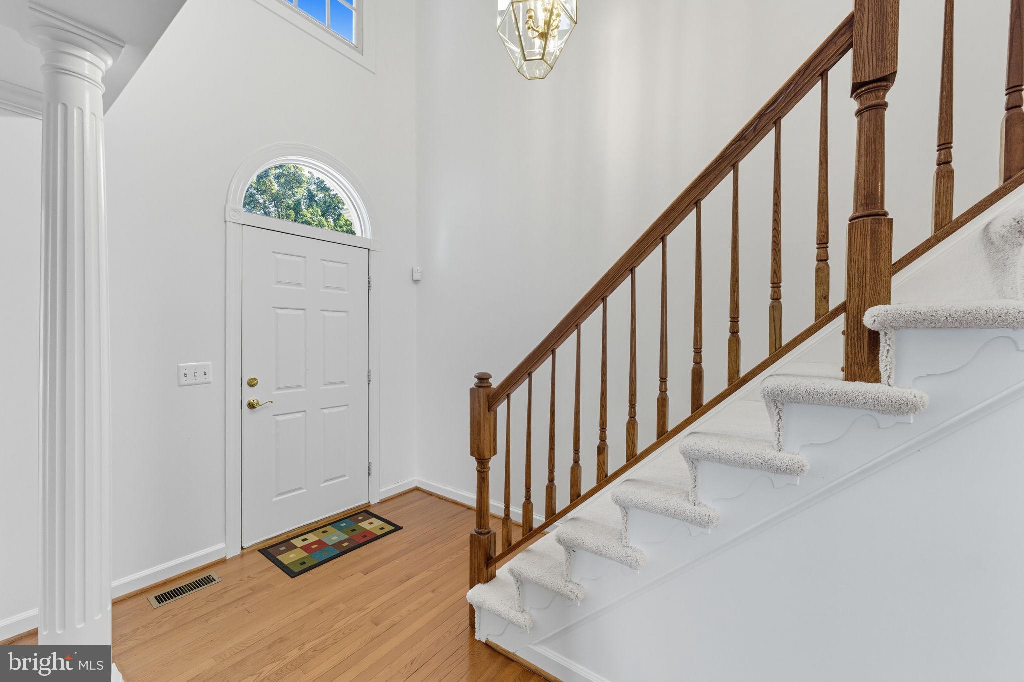 20765 Bank Way Sterling, VA 20165 - Photo 7 of 61 foyer