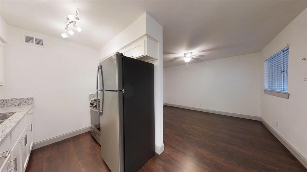 404 East 9th Street, Unit 4208 Dallas, TX 75203 - Photo 7 of 13