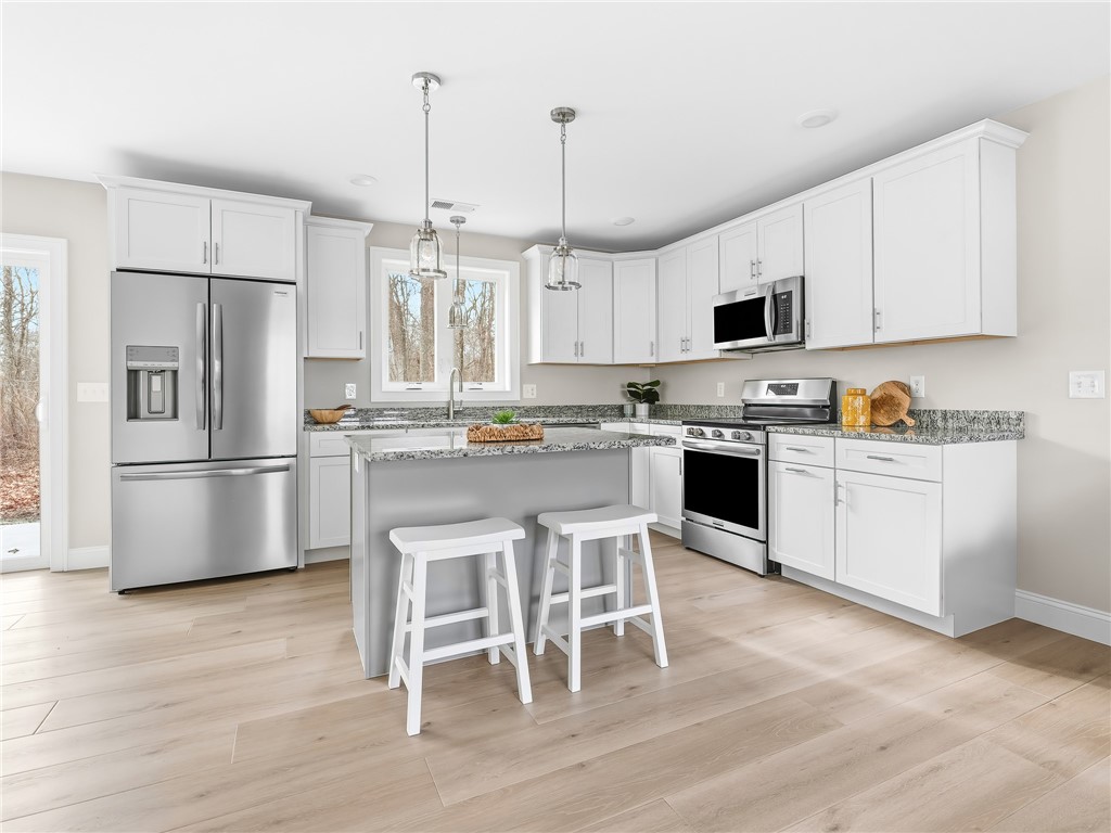 76 Medford Street Warwick, RI 02889 - Photo 10 of 30