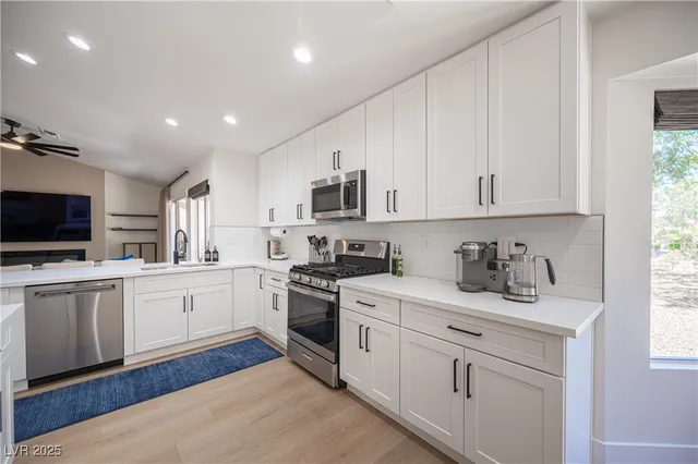 $2,995 | 2548 Tumble Brook Drive, Las Vegas, NV 89134