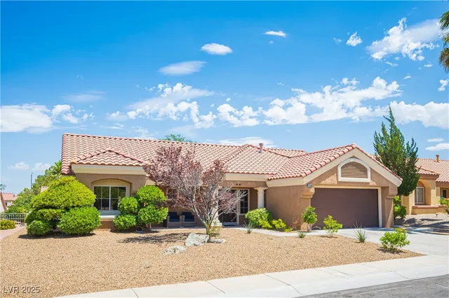 $2,995 | 2548 Tumble Brook Drive, Las Vegas, NV 89134