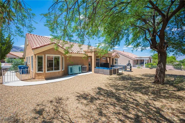 $2,995 | 2548 Tumble Brook Drive, Las Vegas, NV 89134