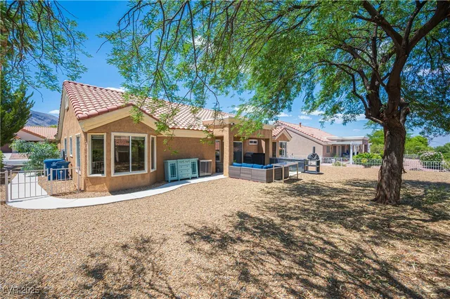 $2,995 | 2548 Tumble Brook Drive, Las Vegas, NV 89134