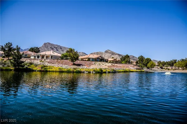 $2,995 | 2548 Tumble Brook Drive, Las Vegas, NV 89134